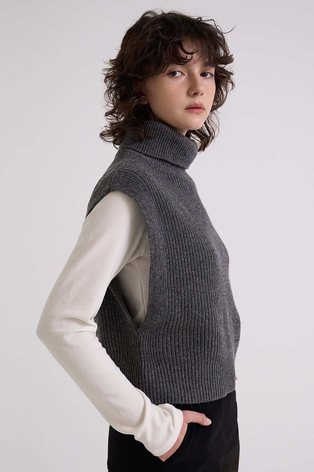 Wool turtleneck vest _ Gray