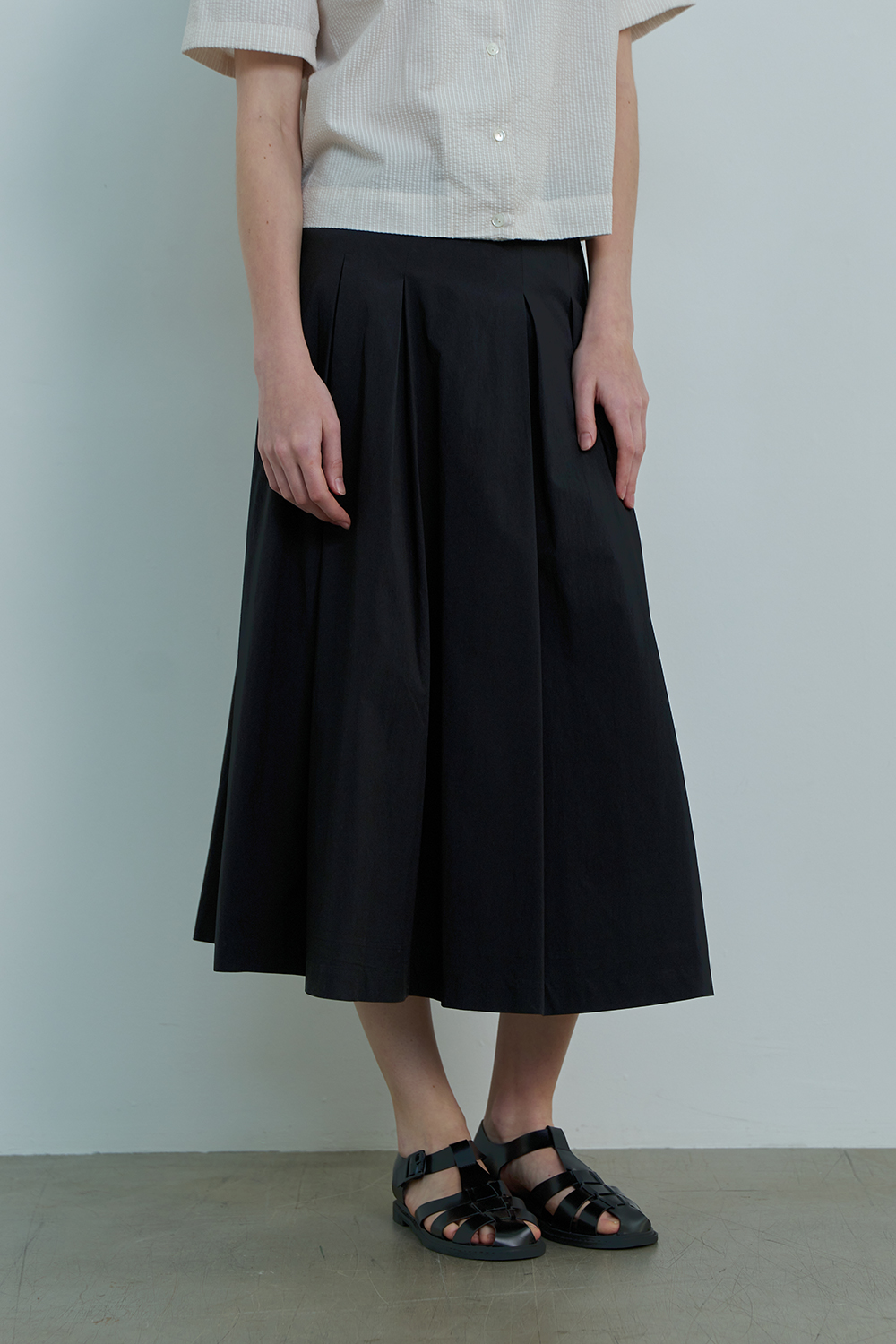 rustle pleated skirt _ (black)